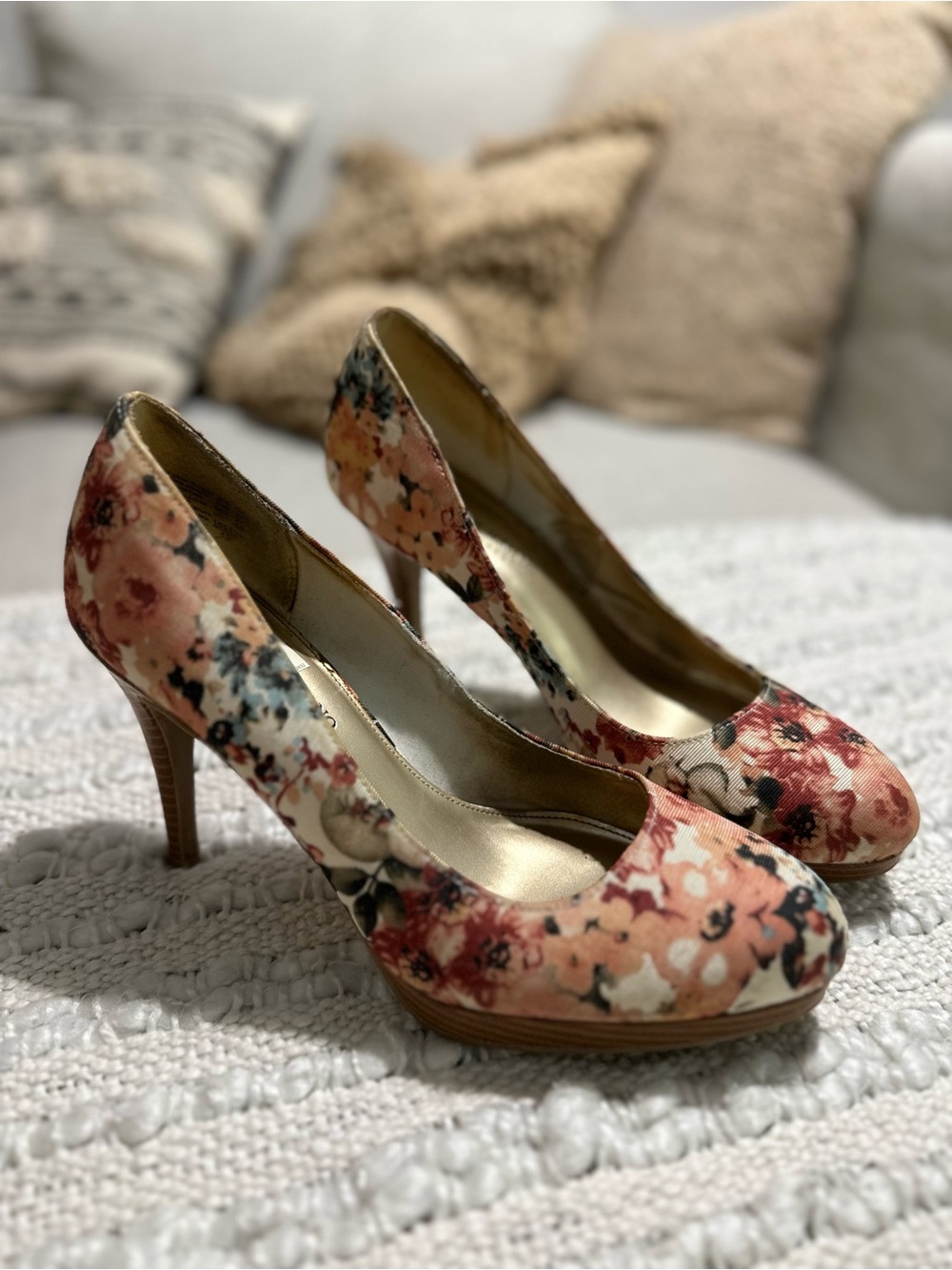 Christian Siriano Floral Peach and Cream High Heel Pumps